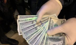 Фото: на Волыни погорел на взятке чиновник ГФС