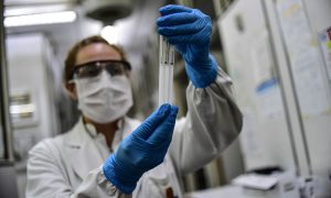 Вітчизняний розробник вакцини від COVID-19 розповів, як робив щеплення у США