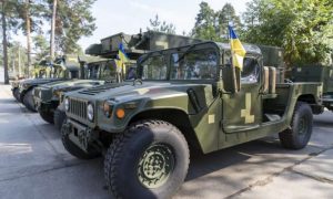 Фото: в Украину из США прибыла партия военной техники для ВСУ