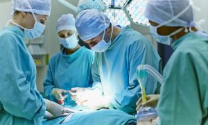 Впервые в мире проведена трансплантация рук и плеч