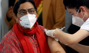 Индия начала самую масштабную в мире программу вакцинации от COVID-19