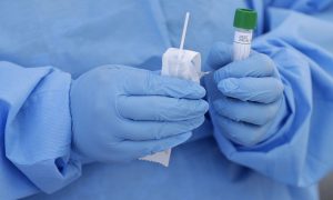 Степанов призвал тестироваться на коронавирус даже при незначительном насморке