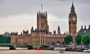 В Лондоне два автобуса переоборудовали на «скорые» для больных коронавирусом