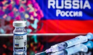 Путин поручил начать массовую вакцинацию всех россиян