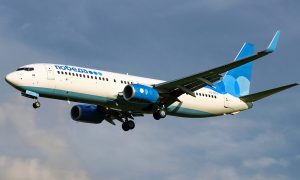 Фото: літак з Навальним зійшов з курсу і робить дивний маневр