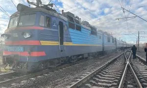 Фото: на Рівненщині потяг переїхав автомобіль, є загиблі