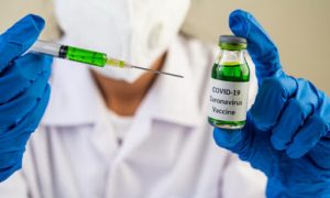 В «Медицинских закупках» объяснили ситуацию с контрактами на поставку вакцины от COVID-19