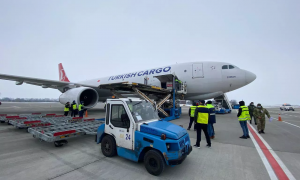 Видео: COVID-вакцина приехала в Украину 