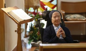 Старейшая жительница Европы выздоровела от COVID-19 за несколько дней до 117-летия