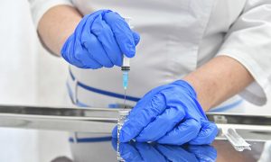 Первая страна ЕС получила COVID-вакцину из Китая