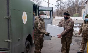 На Донбассе стартовала вакцинация военных медиков