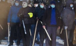 Фото: полиция нашла у «титушек Медведчука» огнестрельное оружие и гранаты