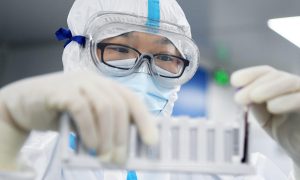 Эксперты ВОЗ поделились впечатлениями от посещения медучреждения в китайском Ухане