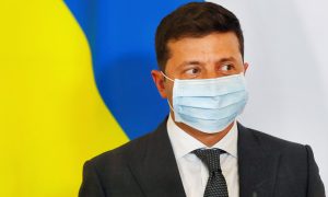 Президенту сделали COVID-прививку 