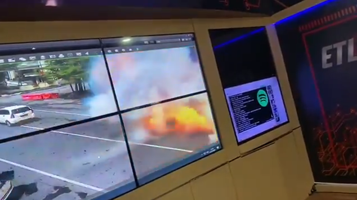 Фото: у христианского храма в Индонезии произошел теракт