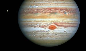 Ученые раскрыли тайну происхождения «световых шоу» в атмосфере Юпитера (видео)