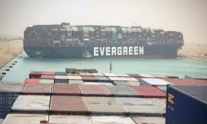 На разблокирование Суэцкого канала может уйти несколько недель