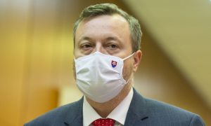 У Словаччині ще один міністр став «жертвою» кризи через «Спутник V»