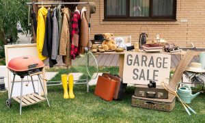 В США на «барахолке» продали за $35 антикварную чашу XV века