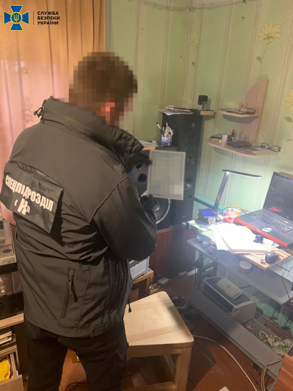 Фото: на Житомирщине изготовляли фальшивые документы для выезда иностранцев в ЕС