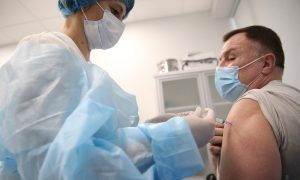 Украинцы не имеют права выбирать, какой вакциной прививаться — Ляшко