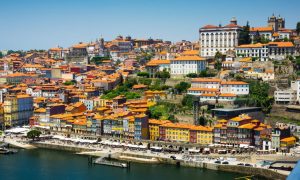 Португалия открывает границу с Испанией на фоне ослабления ограничений