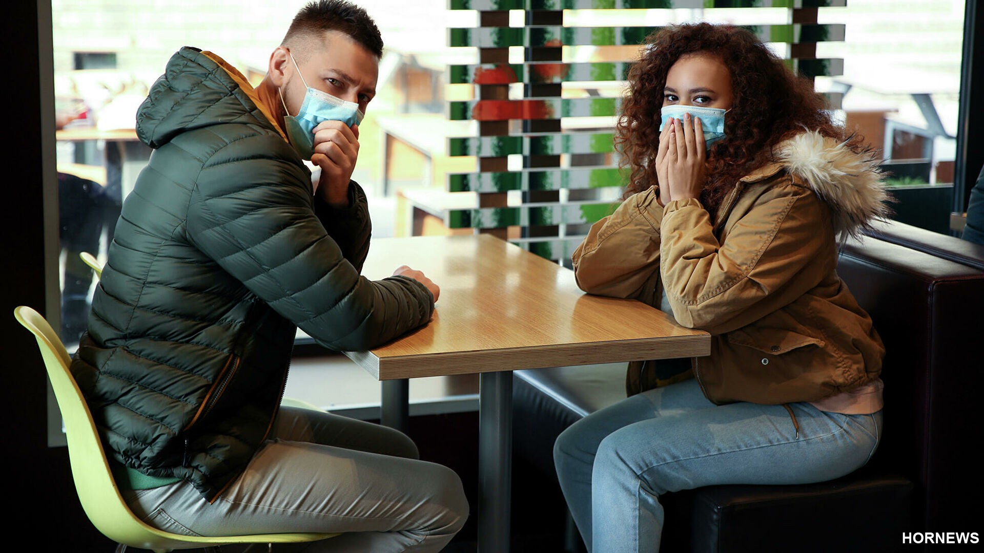 Риски заразиться коронавирусом одинаковые при любой дистанции