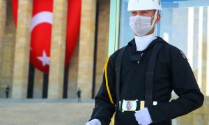 Турция вводит круглосуточный комендантский час на три дня