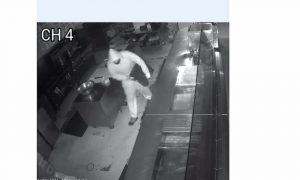 Ресторан у США пограбували за 45 секунд. Власник закладу вирішив не викликати поліцію, а запропонував грабіжнику роботу