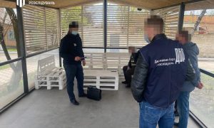 Чиновник Укртрансбезпеки обклав перевізників «даниною» — ДБР