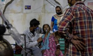 В Індії закликають носити захисні маски вдома: влада пояснила чому