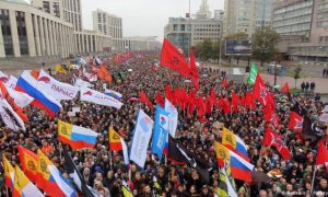 Видео: в Европе прошли массовые протесты из-за COVID-ограничений
