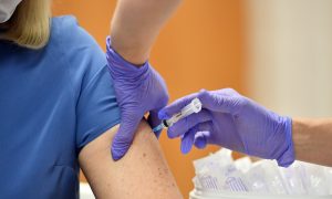 В Минздраве сообщили, какие группы получат прививки вакциной CoronaVac