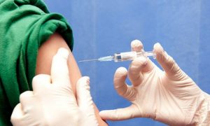 В Минздраве сообщили, когда начнут делать прививки новоприбывшей вакциной