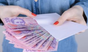 Начальницу Житомирской таможни разоблачили на масштабных взятках 