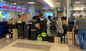 Фото: российские дипломаты покинули Чехию из-за взрыва на складах с оружием