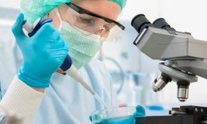 У південноафриканської мутації COVID-19 виявили нову особливість