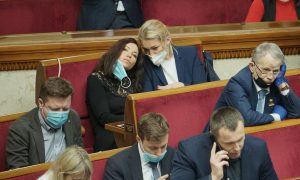 Нардепов будут штрафовать за отсутствие масок на работе