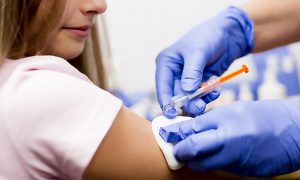 В Кишиневе прививки от COVID-19 будут делать в автобусе и троллейбусе