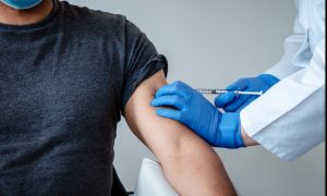 В Сербии предоставят по 30 долларов помощи всем, кто привился от коронавируса