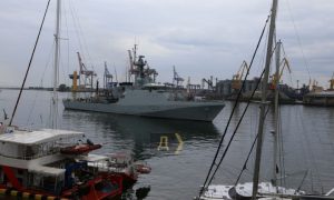 Фото, видео: британский патрульный корабль добрался до порта Одессы