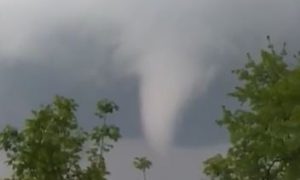 Фото: Херсонской областью пронесся торнадо