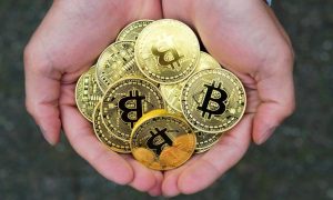 Аукционный дом Sotheby's впервые позволил приобрести картину за криптовалюту. Это будет работа Бэнкси