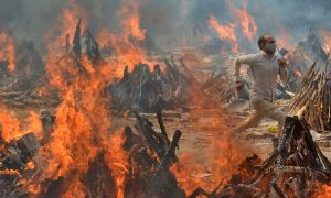 Китайские власти высмеяли Индию за ситуацию с коронавирусом