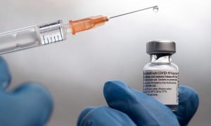 Все желающие смогут вакцинироваться бесплатно, — Шмыгаль