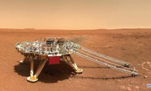 Китайский марсоход прислал новые снимки с Красной планеты