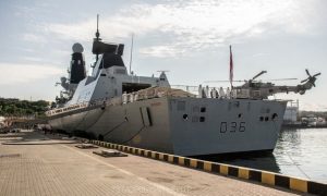 Фото: Україна, Британія і США провели ефектні навчання на есмінці Defender