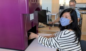 В Сан-Франциско разработали первого робота, который красит ногти