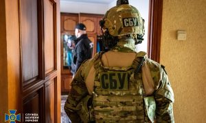 Фото, видео: СБУ заблокировала канал контрабанды янтаря в Азию