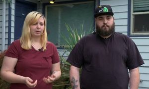 Пара оставила в Google отрицательный отзыв на кровельную компанию. Теперь та через суд требует $112 тысяч за клевету